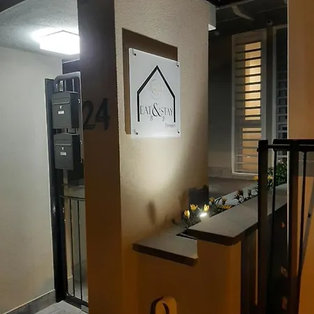 לינה וארוחת בוקר Eat&stay